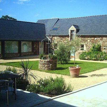 Les Chambres d'hôtes d'Adèle Quemper-Guézennec Exterior foto